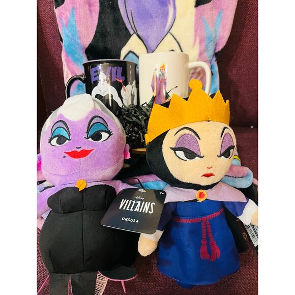 Ursula and the evil Queen gift bundle 60 70 soft adorable Ursula throw and plush